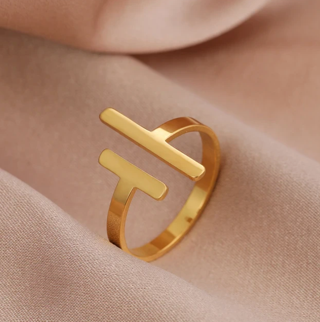 Gold-tone Elegant Ring