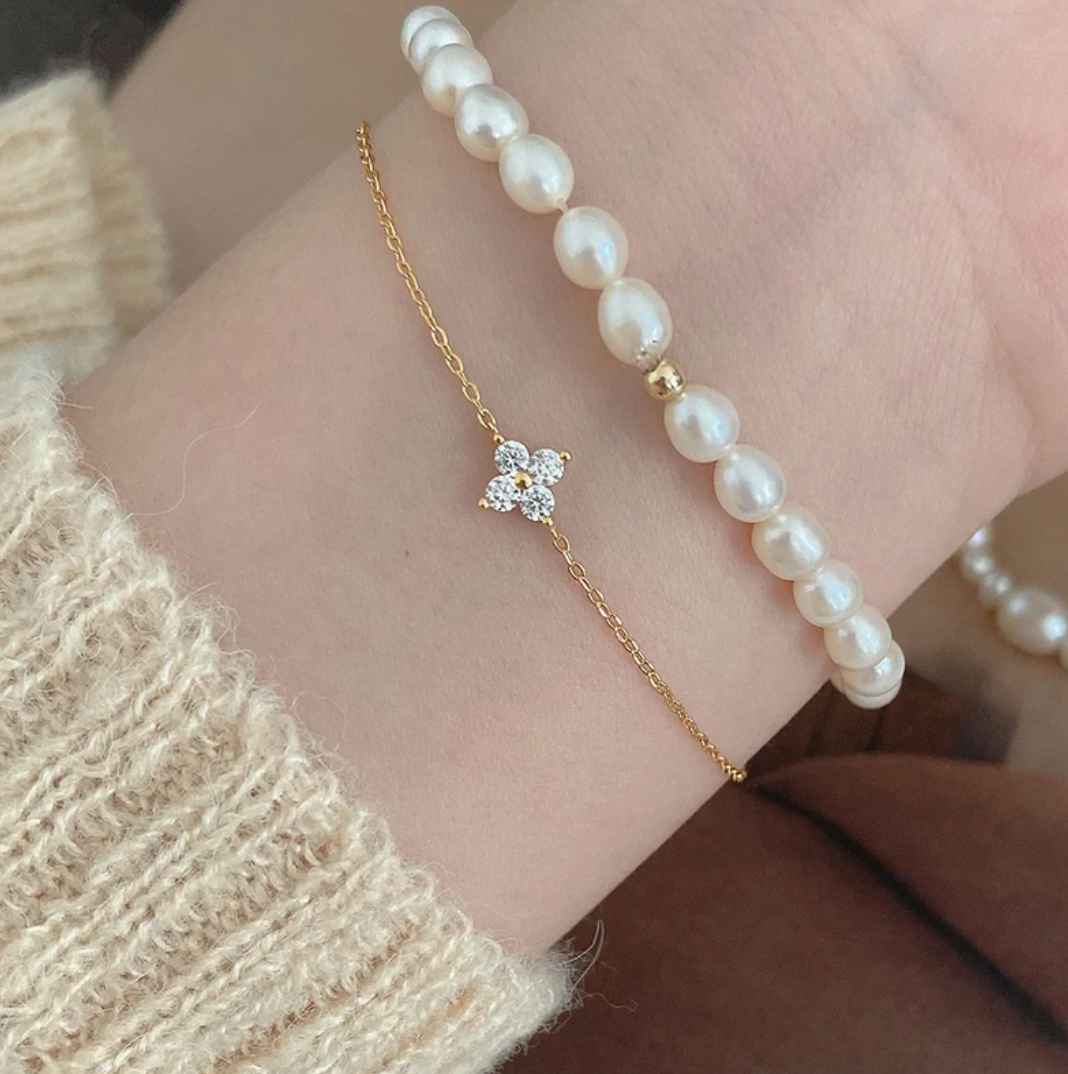 Gold-tone Small Flower Cubic Zirconia Bracelet