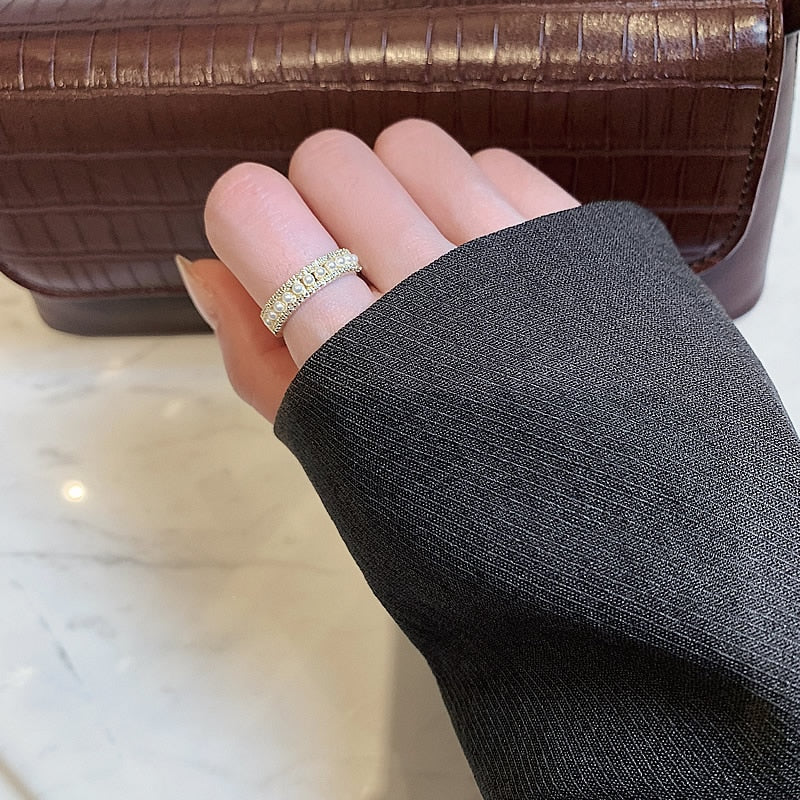 Gold-tone and Bead Elegant Ring