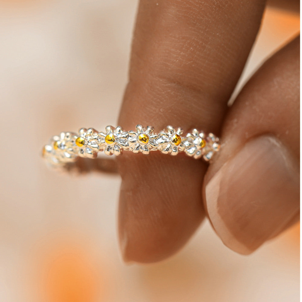 Adjustable Golden Daisy Ring