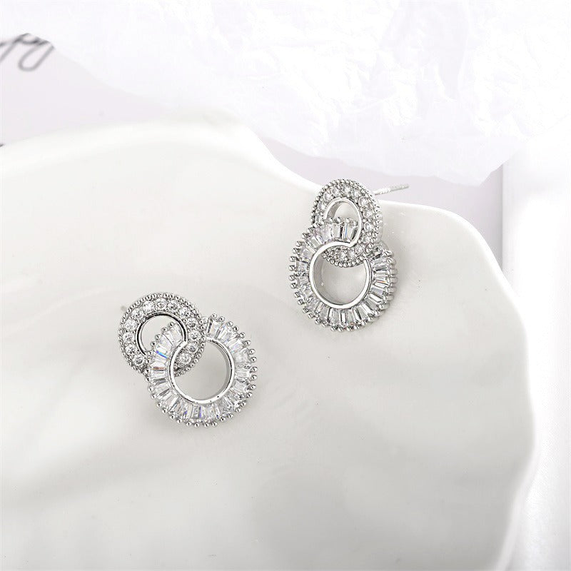 Elise Interlocking Circles Earrings