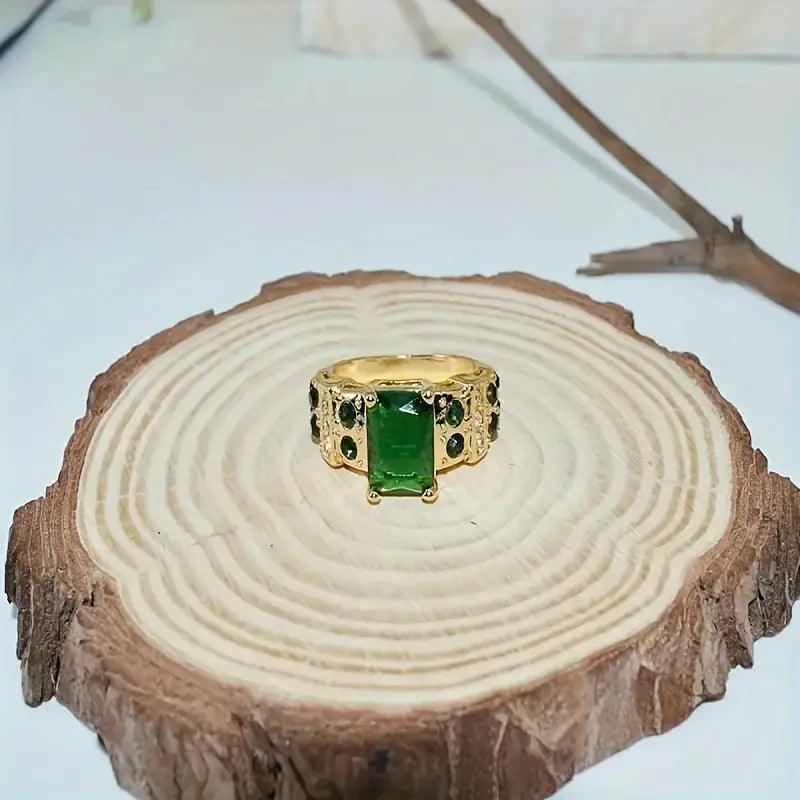 Averine Virdara Ring | Gold-tone