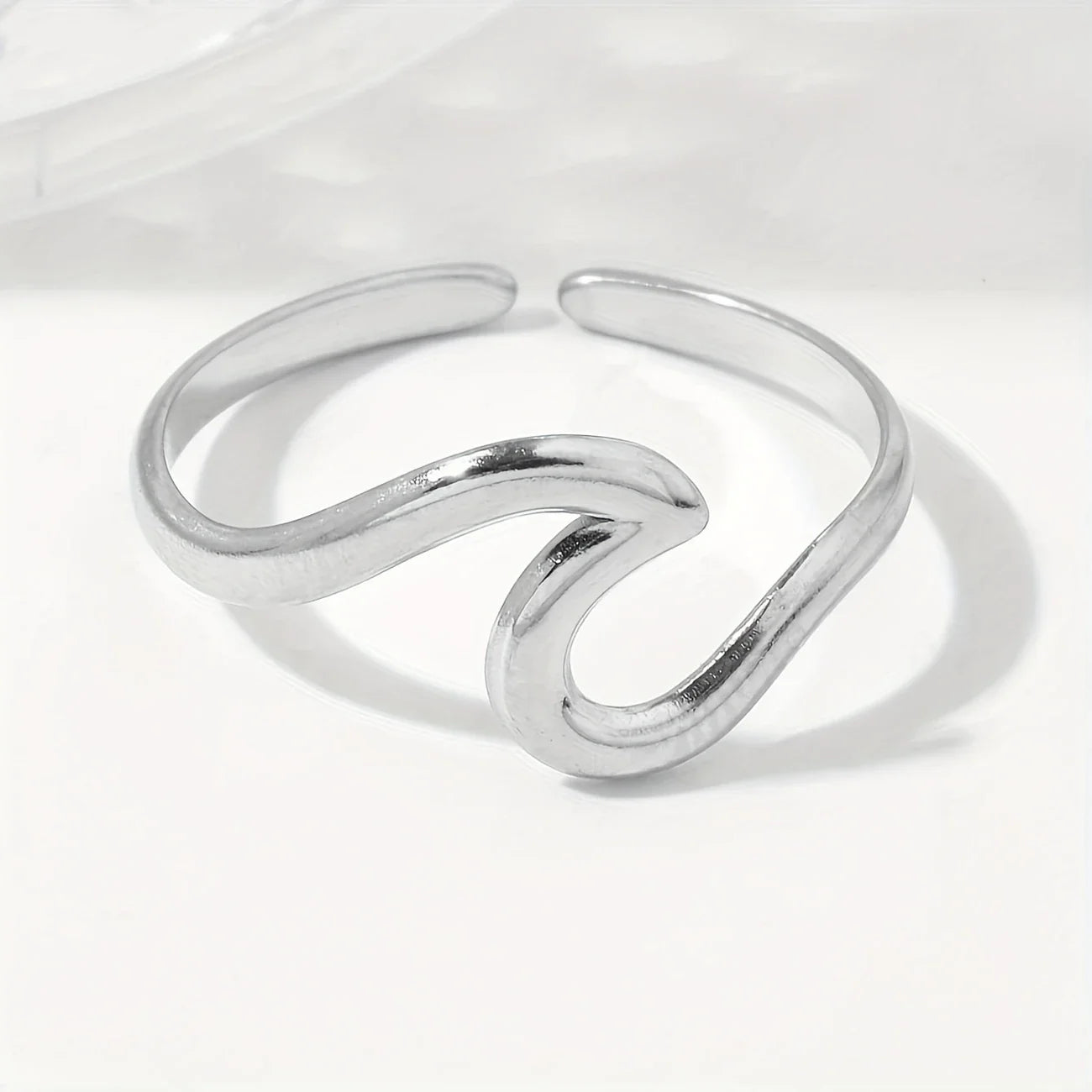 Adjustable Gold-tone Wave Design Ring