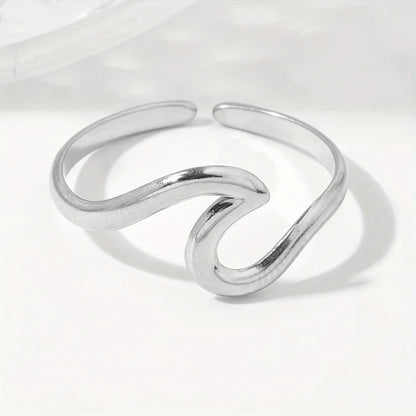 Adjustable Gold-tone Wave Design Ring