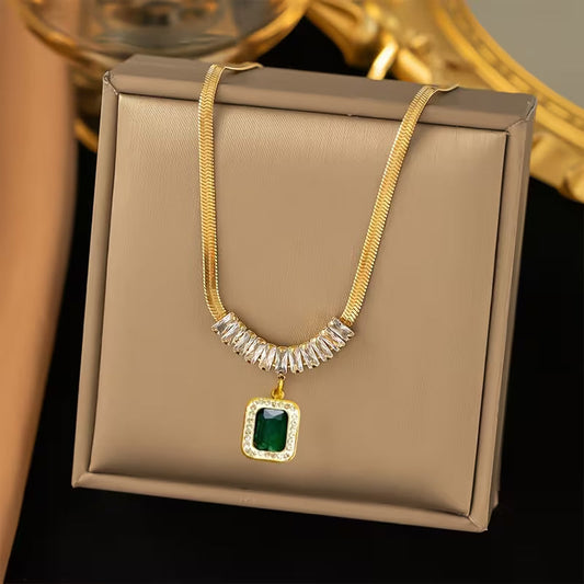 Regalia Prismen Emerald Necklace | Gold-tone
