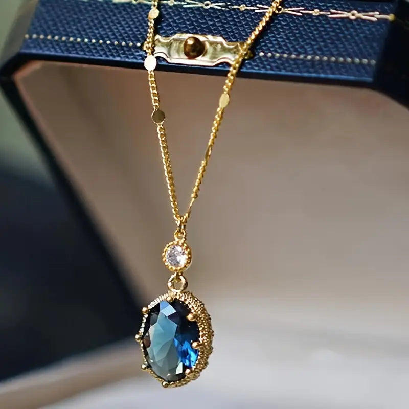 Thessia Lunebray Necklace | Gold-tone