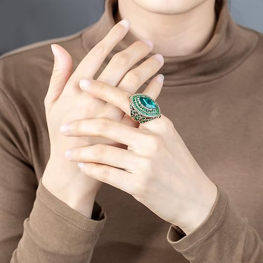 Emerald Regent Ring | Gold-tone