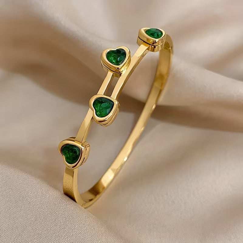 Green Hearts Bracelet | Gold-tone