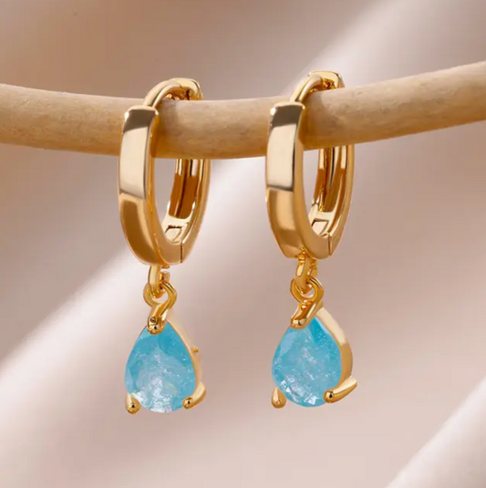 Small Gold-tone Teardrop Pendant Ring in Blue Quartz