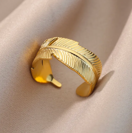 Gold-tone Tropical Leaf Ring
