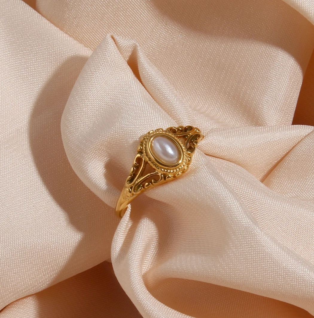 Gold-tone Elegant Bead Ring