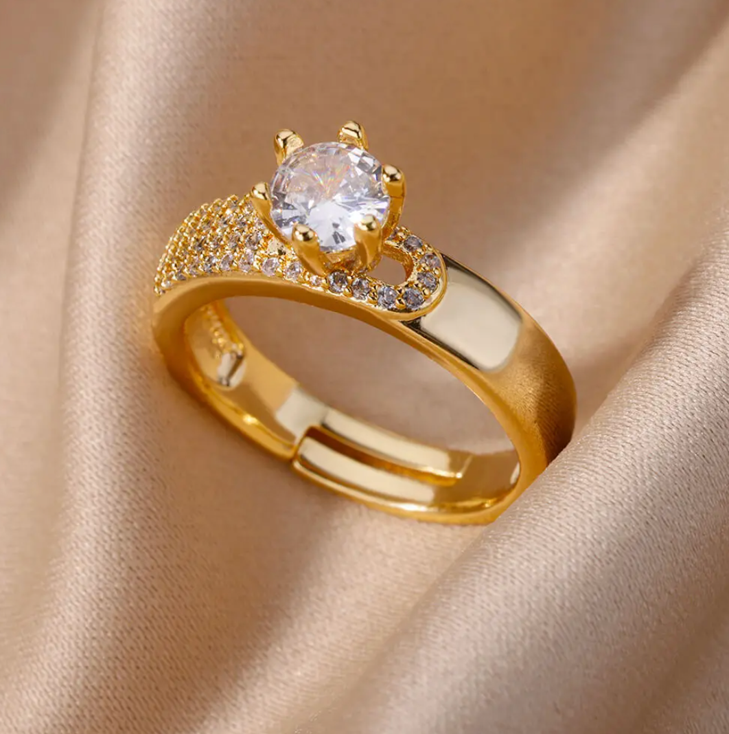 Gold-tone Queen Stone Ring