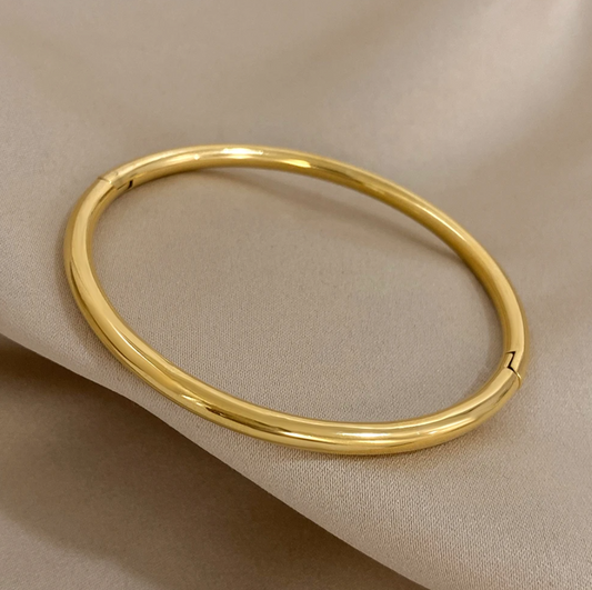 Closed  Golden Chunky Bracelet