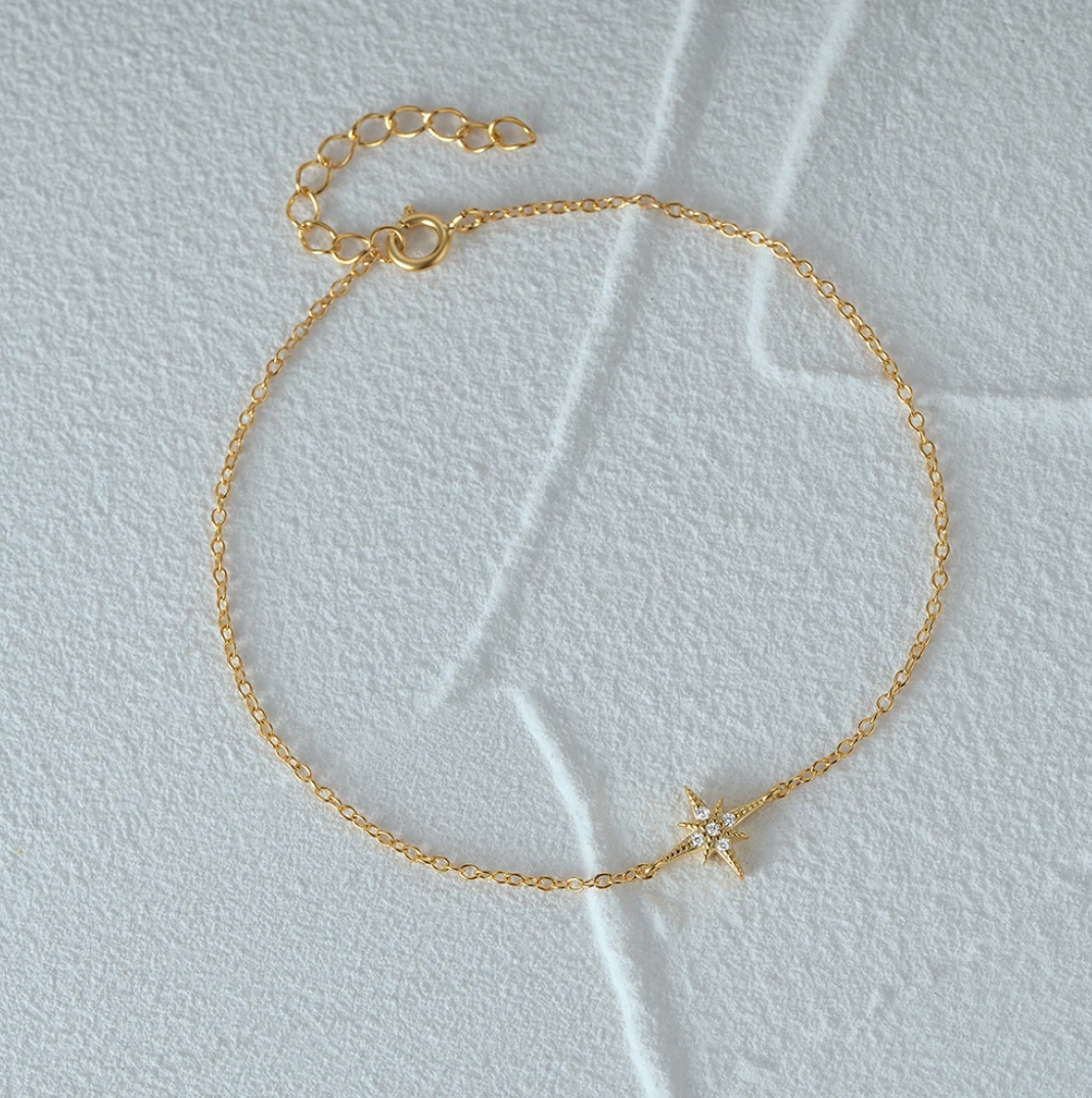 Gold-tone Fine Small Polar Star Bracelet