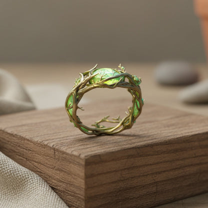 Natural green Iridescent ring