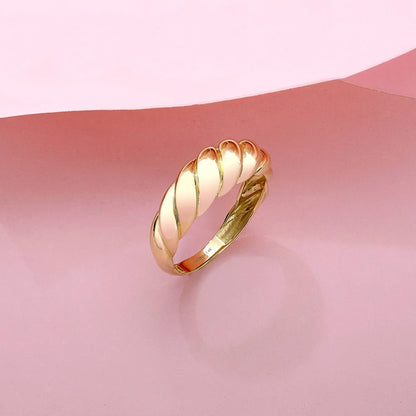 Croissant Ring | Gold-tone