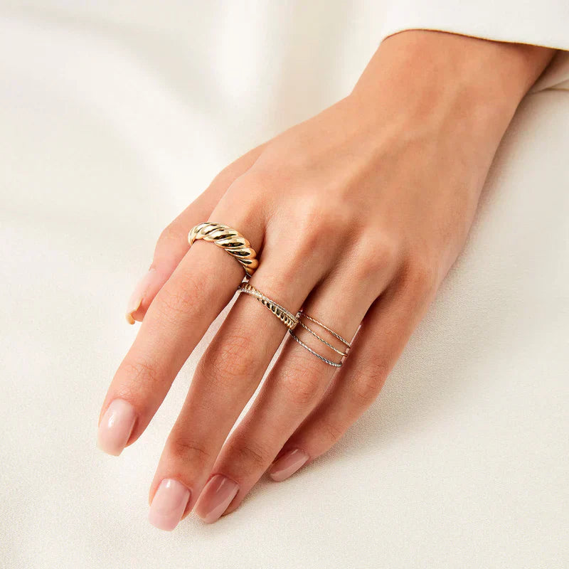Croissant Ring | Gold-tone