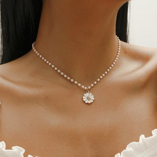 Daisy Necklace with Beads