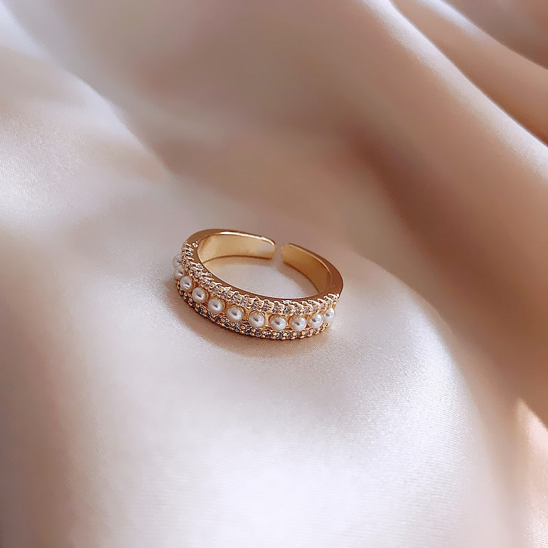 Gold-tone and Bead Elegant Ring