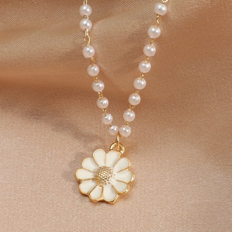 Daisy Necklace with Beads