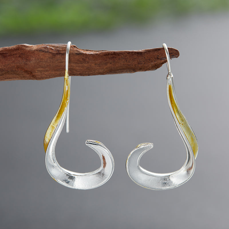 Vintage golden dangle earrings