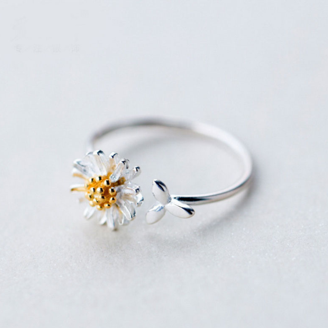 Adjustable Silver-tone Daisy Ring