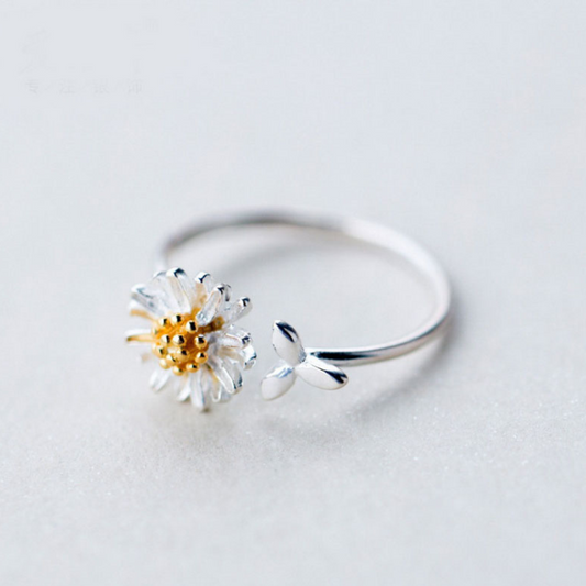 Adjustable Silver-tone Daisy Ring
