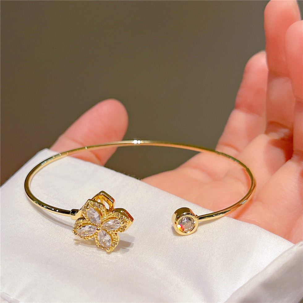 Sparkling Petal Spinning Bracelet