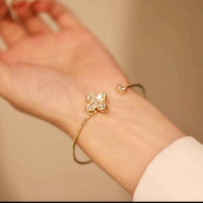 Sparkling Petal Spinning Bracelet