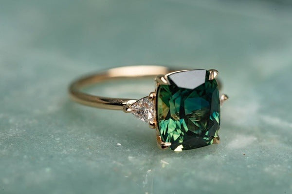 Vintage-Inspired Green Stone Ring | Gold-tone