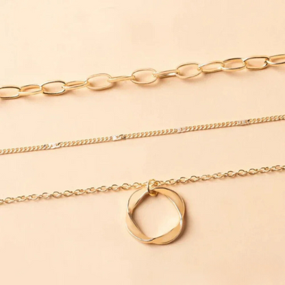 Carmen - Vintage necklace with chain and pendant, golden