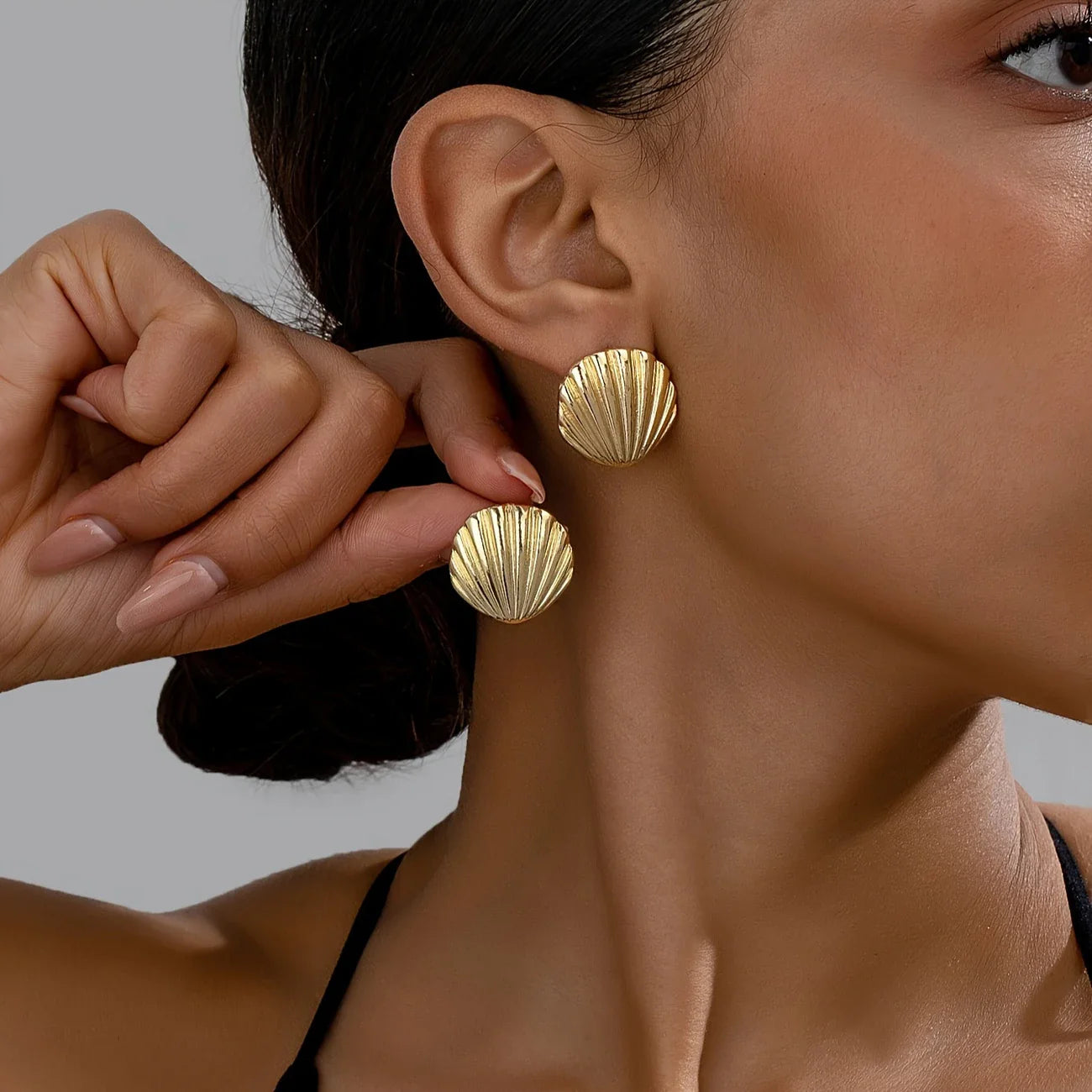 Everyday Bohemian Gold-tone Shell Earrings