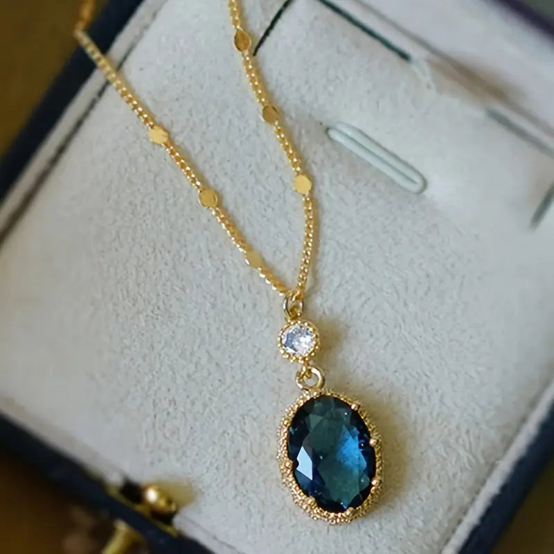 Thessia Lunebray Necklace | Gold-tone