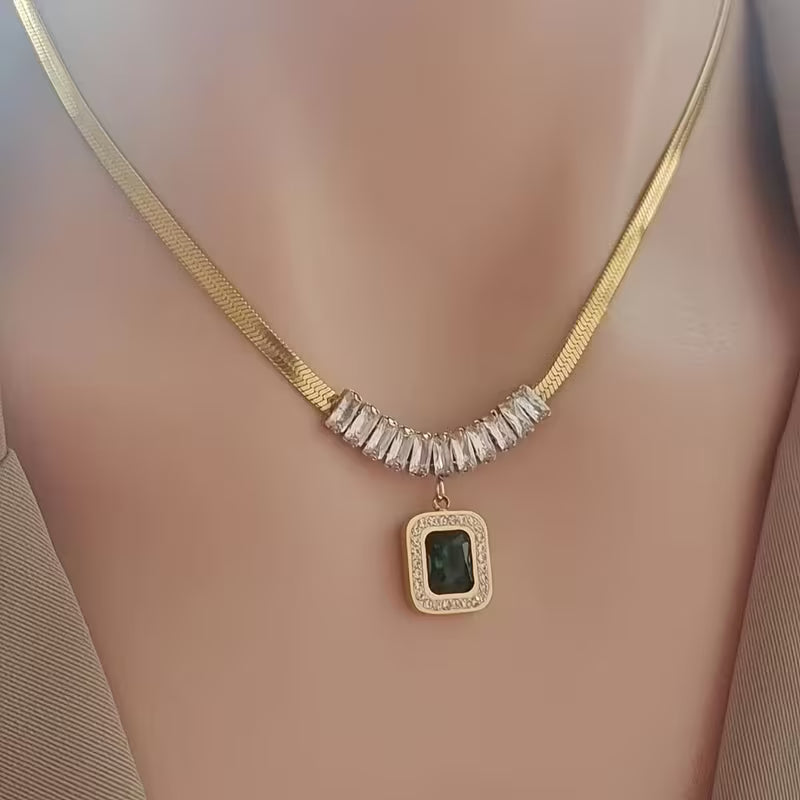 Regalia Prismen Emerald Necklace | Gold-tone