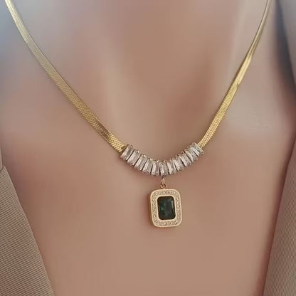 Regalia Prismen Emerald Necklace | Gold-tone