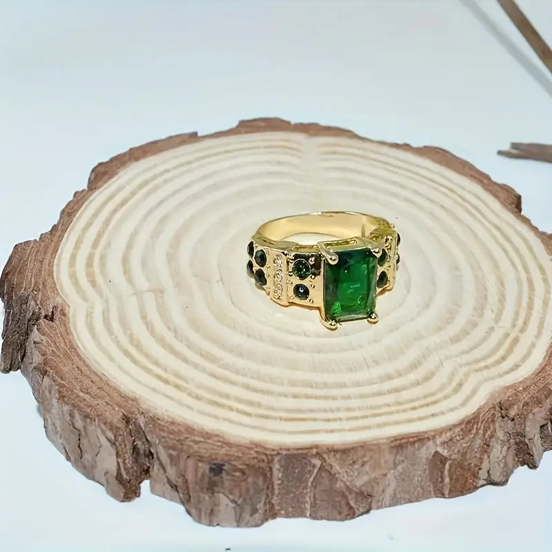 Averine Virdara Ring | Gold-tone