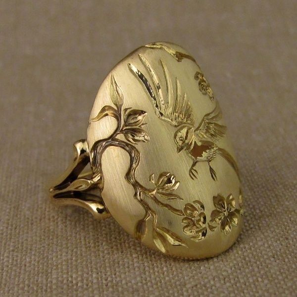 Vintage natural golden ring