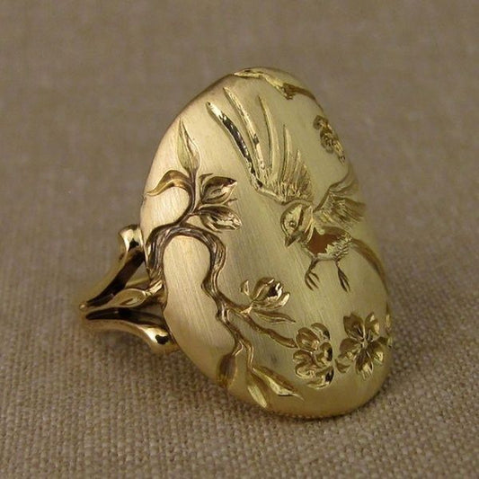 Vintage natural golden ring