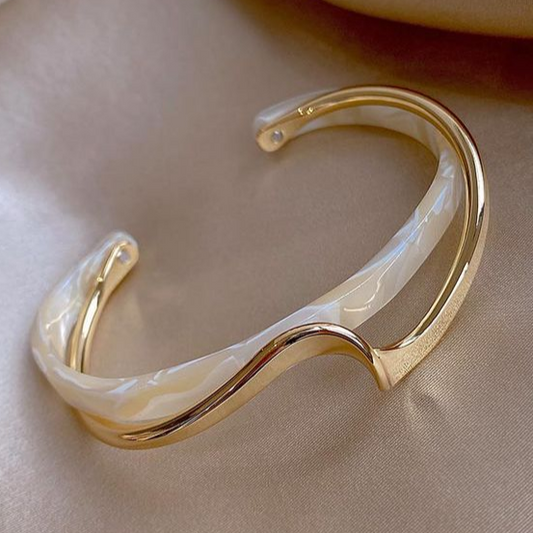 Adriana - Elegant white opal bracelet, golden