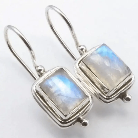 Beatriz - Vintage square stone earrings with Milky Stone
