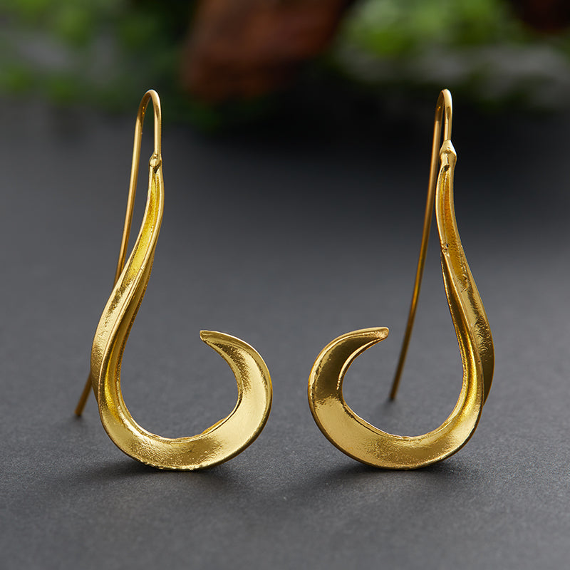Vintage golden dangle earrings