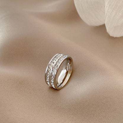 Vintage golden Cubic Zirconia Ring