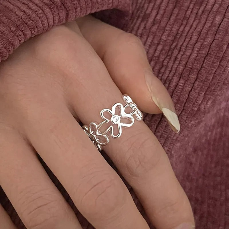Vintage adjustable Silver-tone flower ring