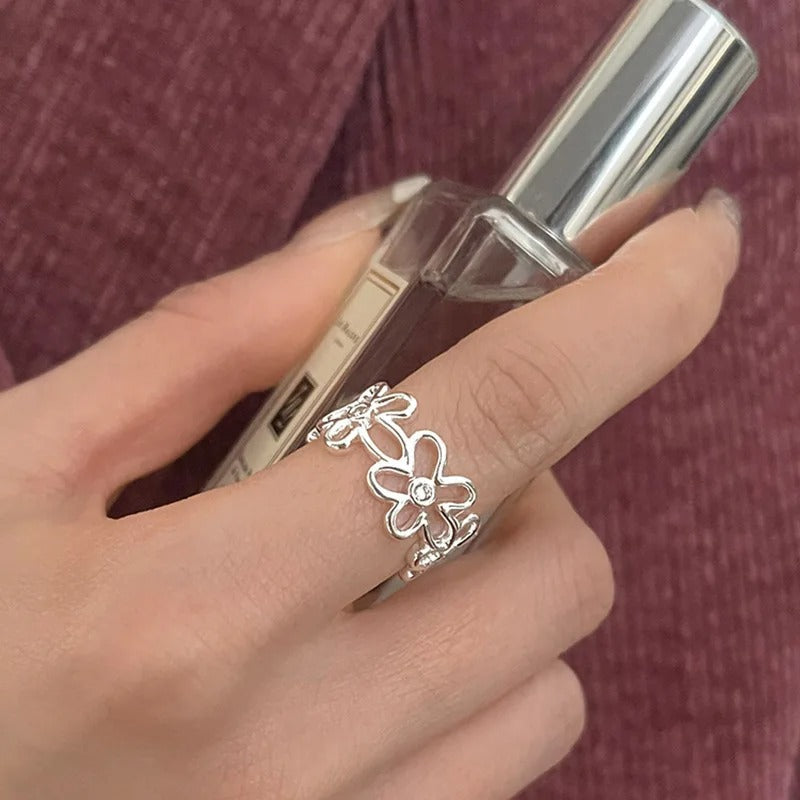 Vintage adjustable Silver-tone flower ring