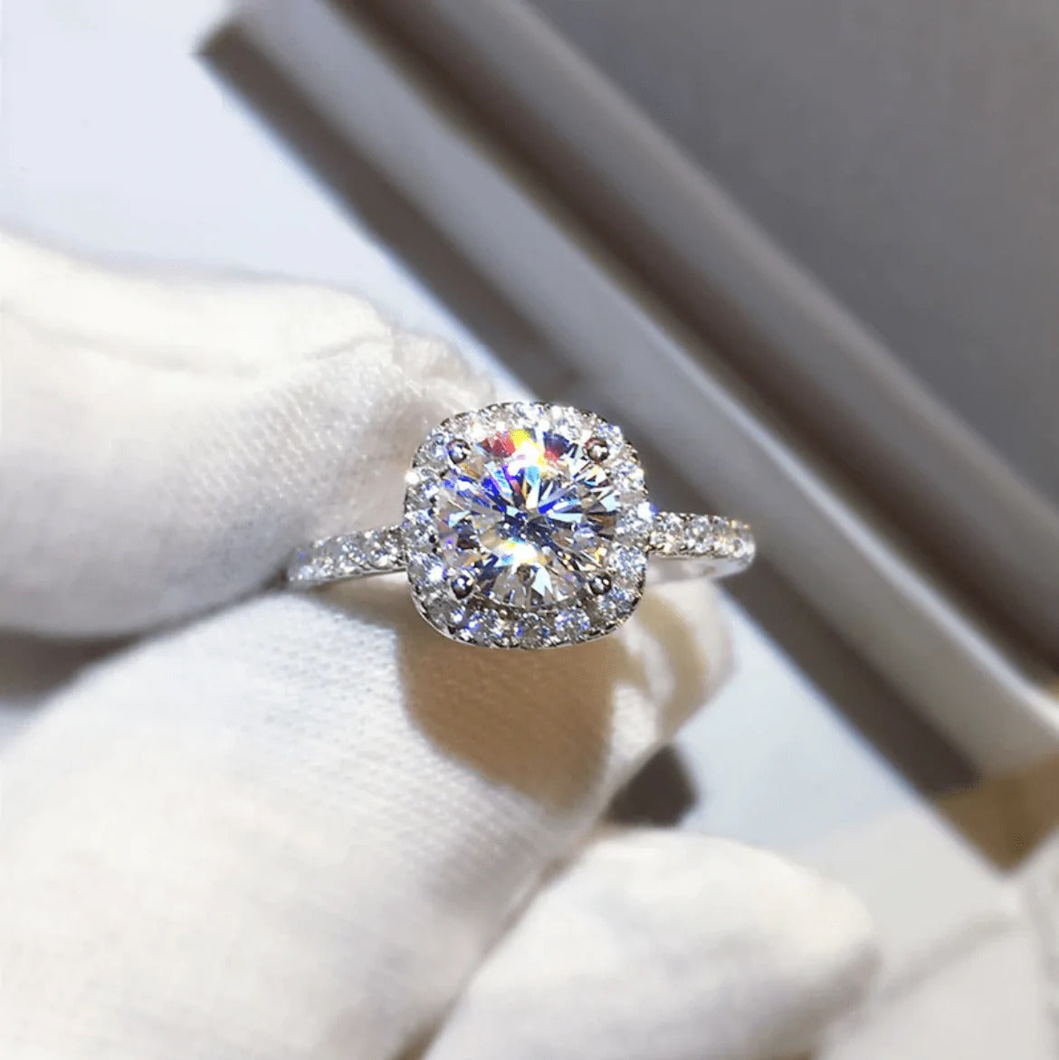 Oleana Sparkling Band Ring